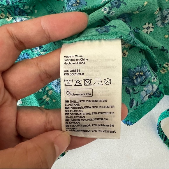 Flowy Wrap V-Neck Top - Picture 8 of 8